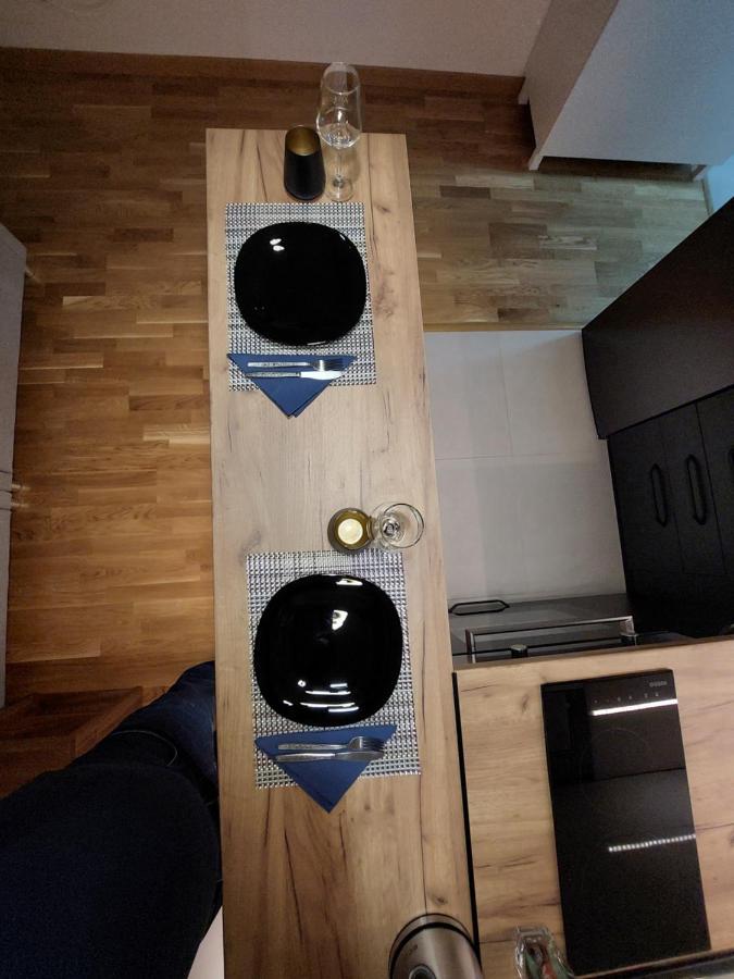 Box Apartment Skopje Buitenkant foto