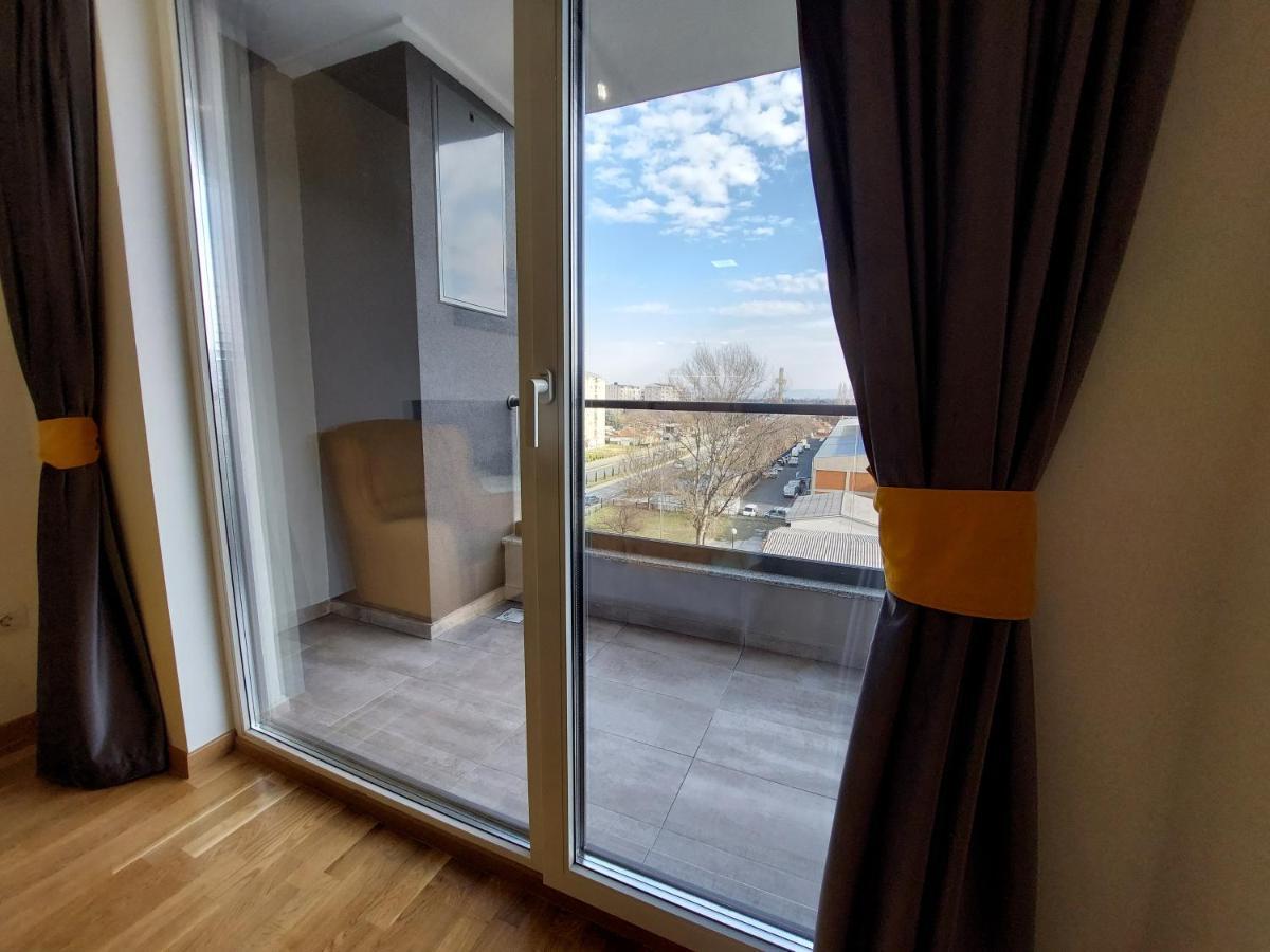 Box Apartment Skopje Buitenkant foto